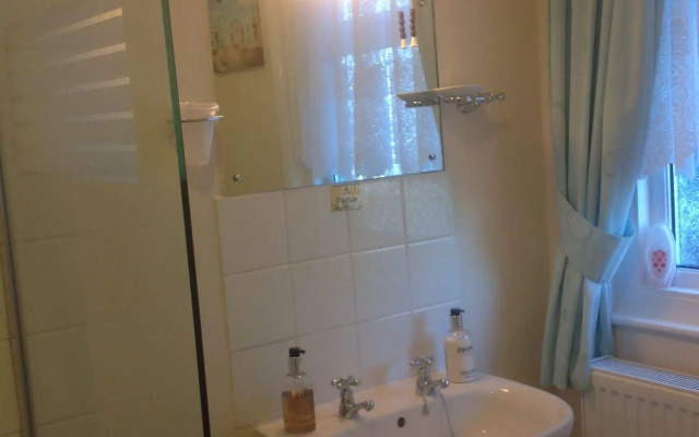 Cleasewood Guest House