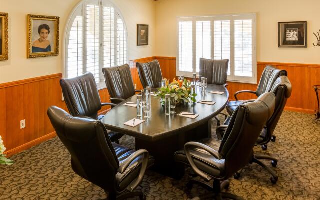 Best Western Plus Dry Creek Inn