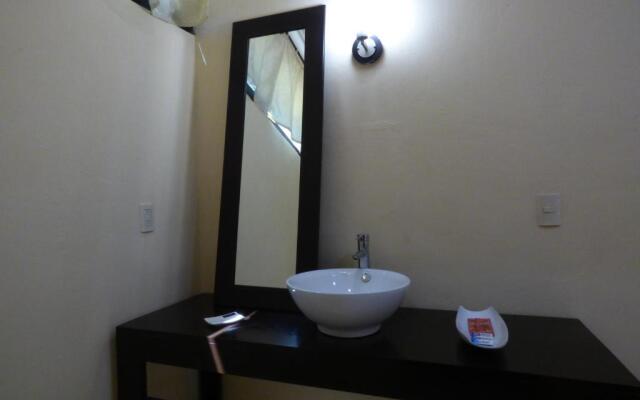 Cabanas y Hostal Zoh Laguna