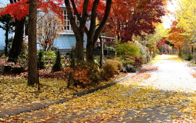 Petit Pension II Elle