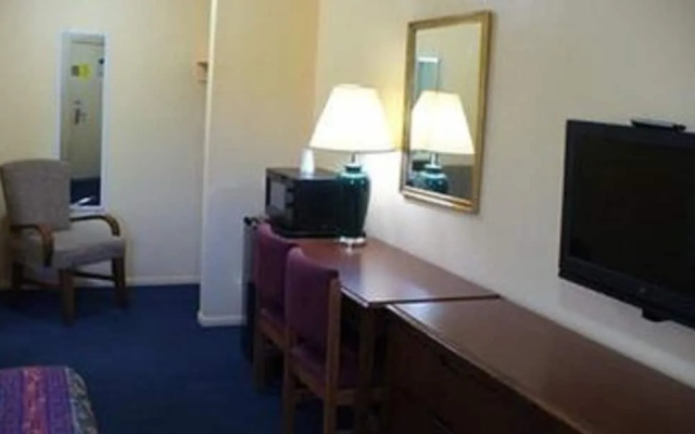 Motel 10