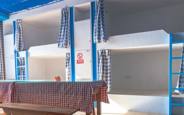 ShangriLa Free Life Youth Hostel