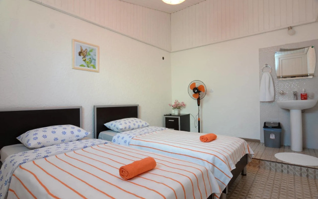 Laguna Beach Club Hotel