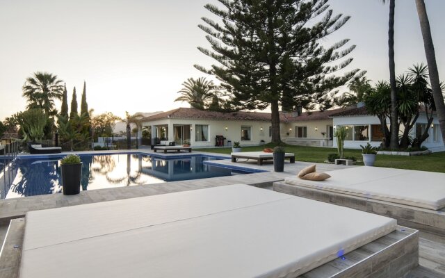 Exclusive 5star sea view villa Elviria