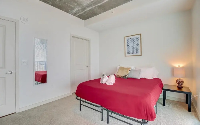 FRONTDESK Skyhouse Apts Uptown Charlotte