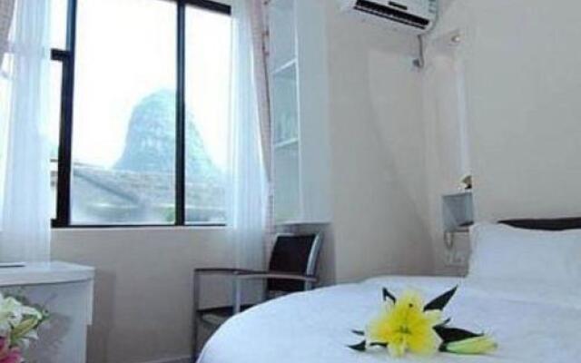 Yangshuo Jiangbian Inn