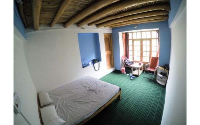 Maha Guest House
