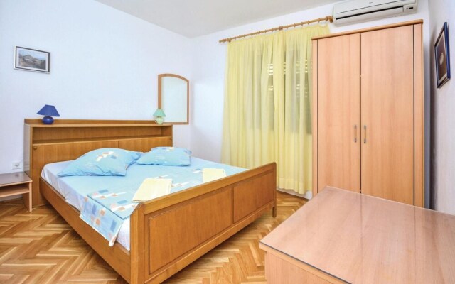 Beautiful Home in Lokva Rogoznica With Wifi and 4 Bedrooms