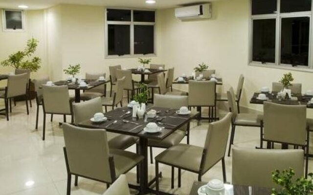 Bristol La Place Hotel