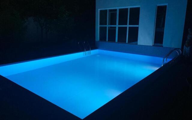 Laguna Villa - Pool, Sauna, Events - at Bazaleti Lake