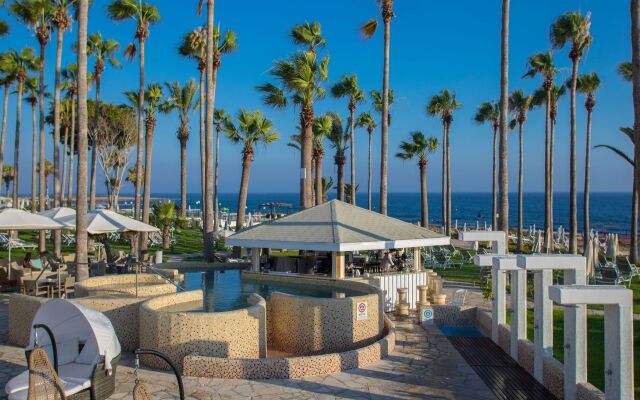 Leonardo Plaza Cypria Maris Beach Hotel & Spa