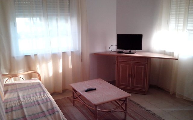 Albufeira 1 Bedroom Apartment 5 Min. From Falesia Beach and Close to Center! E
