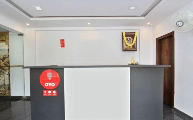 OYO 9821 Leo Click International – Lobby – Delhi