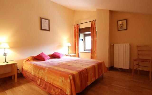 Gîte Villeneuve-d'Allier, 6 pièces, 10 personnes - FR-1-582-183