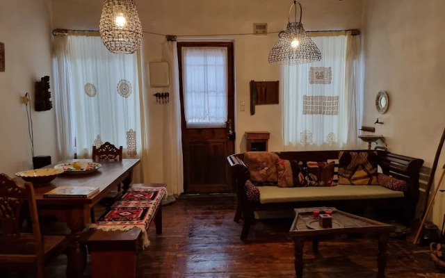 "skopelos- Iris - Your Traditional Home"