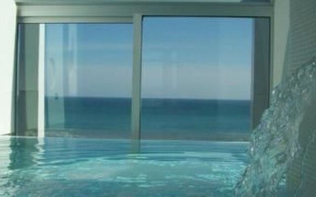 i-Suite Hotel