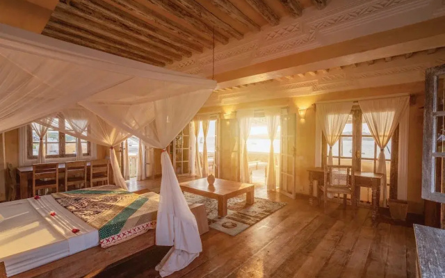 Amani House 5 Bedrooms Sleeps 10