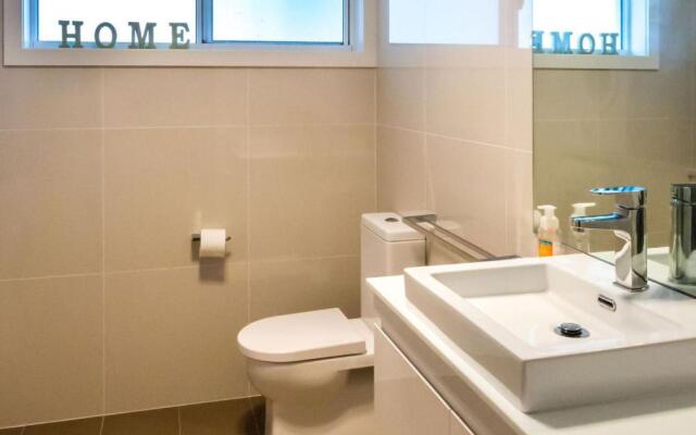 WHALE WATCH FOR FOUR Gerringong 4pm check out Sundays