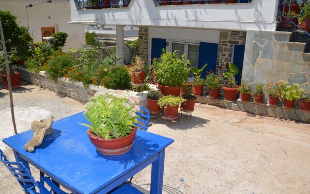 Traditional Summer House in Marmari