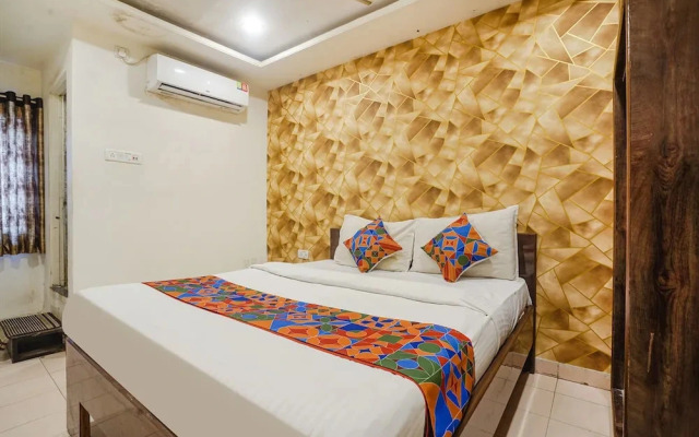Cafe 8 by OYO Rooms