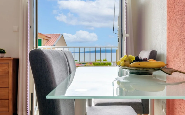 Sea View Apartment for 2-3 People - Family