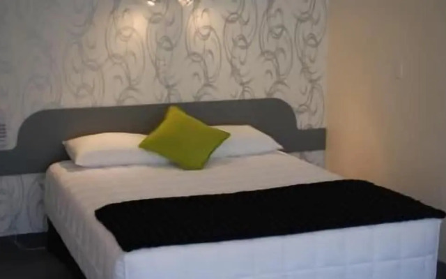 Kapiti Lindale Motel & Conference Centre