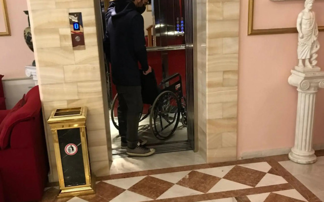 Hotel Kosta Famissi