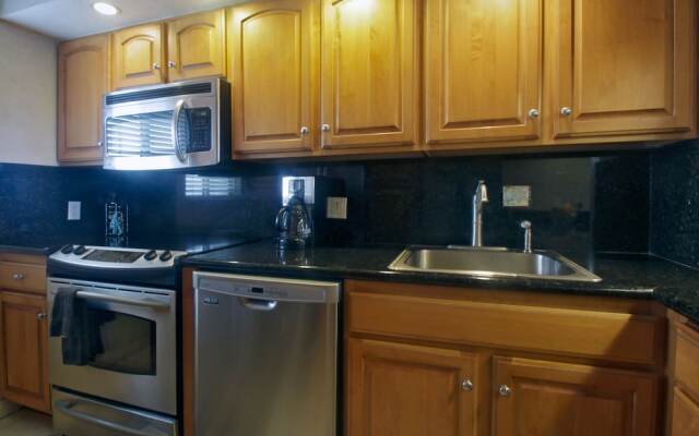 Menehune Shores 405 2 Bedroom Condo