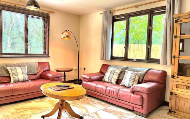 Primrose 15-Kaowood-Hot Tub-Pet friendly-Tenby