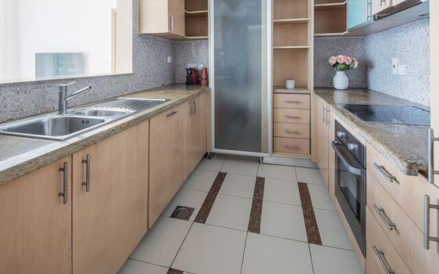 Impressive 1BR w/ Incredible Marina Views!