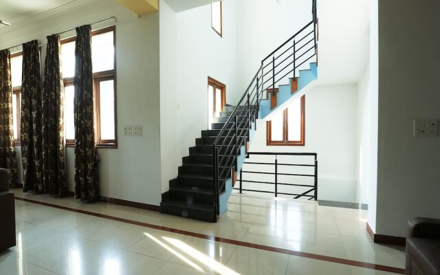 OYO 13566 Sujatha Residency
