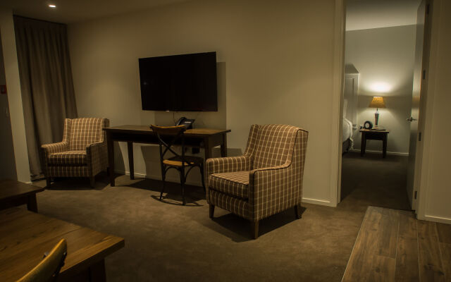 West Meadows Motel