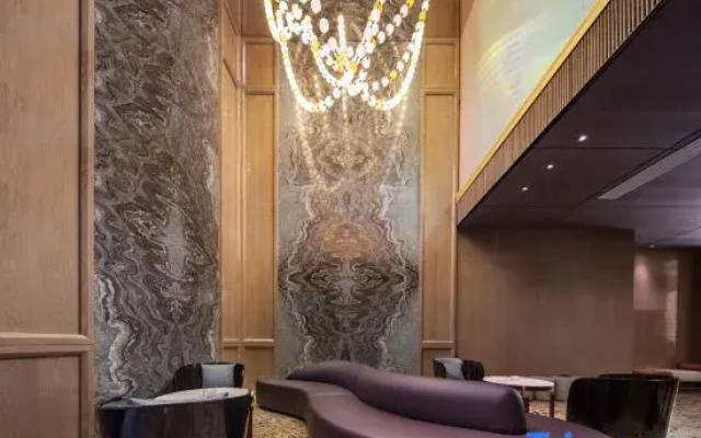 V give up hotel