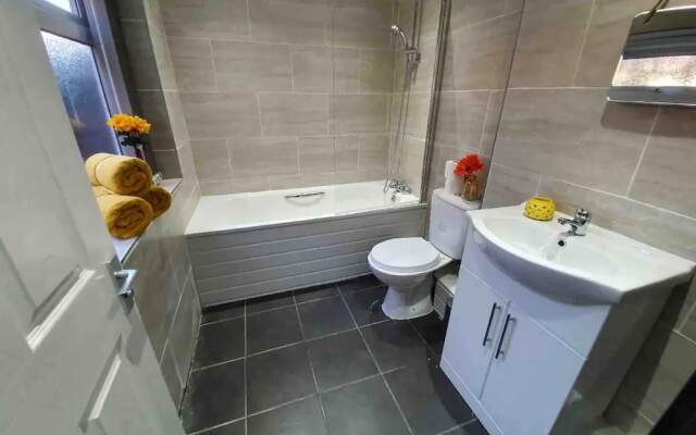 Lovely 3-bed Apartment in Coventry