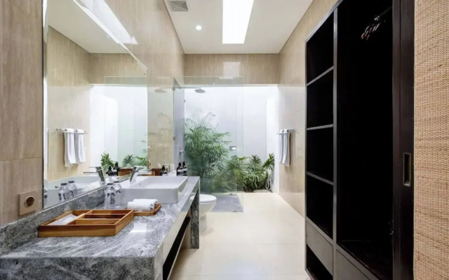 Luxurious Family 6 Br Villa in Seminyak Breakfast Include