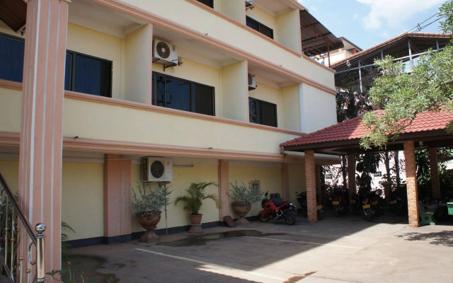 Sisavath Hotel