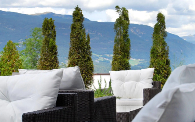 Hotel Emmy - five elements