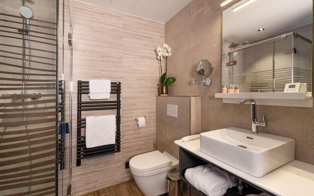 Golden Lakes Village