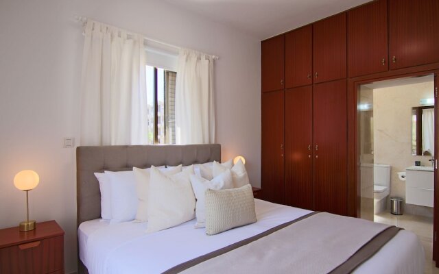 Phaedrus Living City Flat Androcleous
