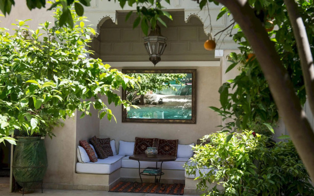 Riad Emberiza Sahari