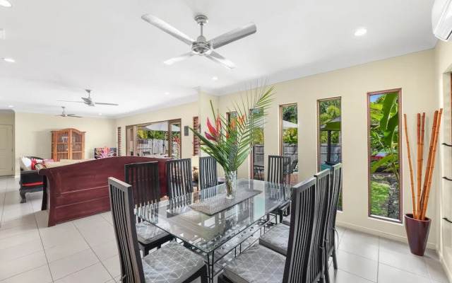 Belle Escapes - Latania Villa Palm Cove