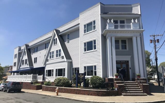 The Winthrop Arms Hotel And Restaurant