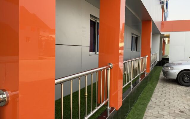 Lis Hotel And Suites