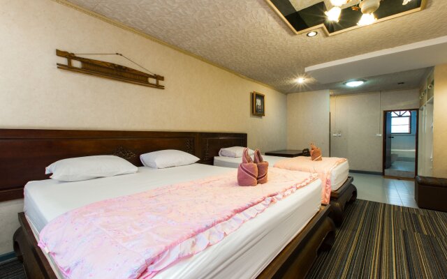 SK Boutique Maha Nakhon