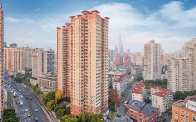 Jianwei Space Art Hotel (Shanghai Lujiabang Road Subway Station Branch)