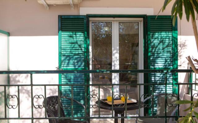 Spacious Studios Lefkada Mountain View Near Beach
