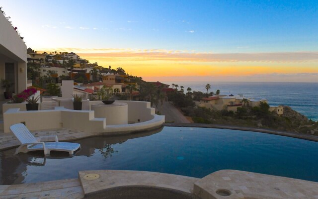 Luxury 5BR Villa, Sleeps 14 W/ocean View: Villa Perla de Law