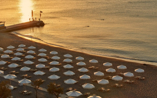 Amada Colossos Resort