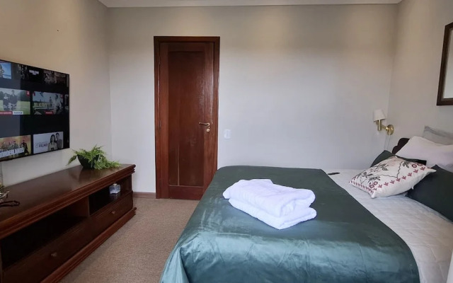 Duplex em Castelo Piscina e Lareira