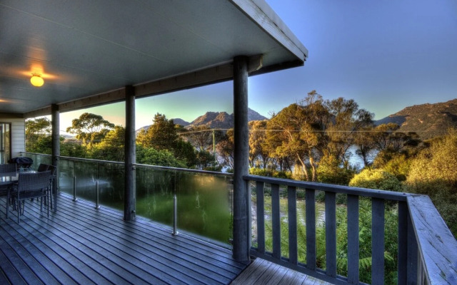 Cove Beach Apartment 2